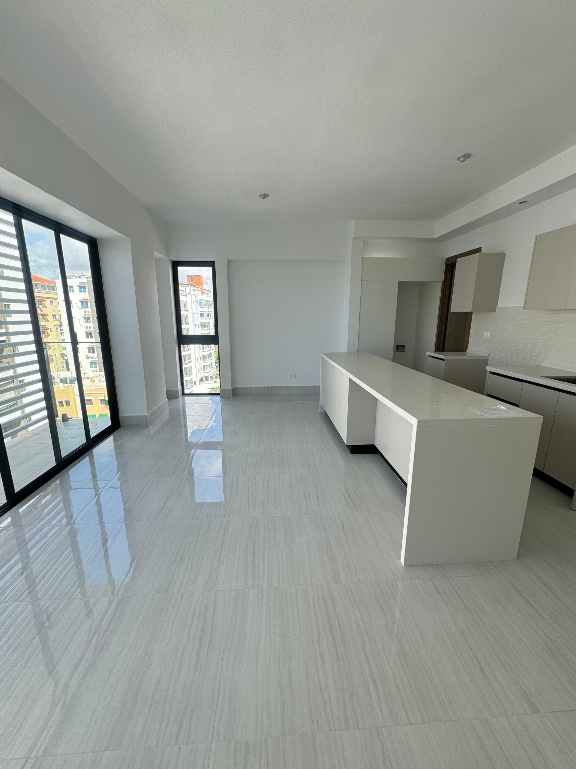 Amplio y moderno apartamento a estrenar en Bella Vista Sur